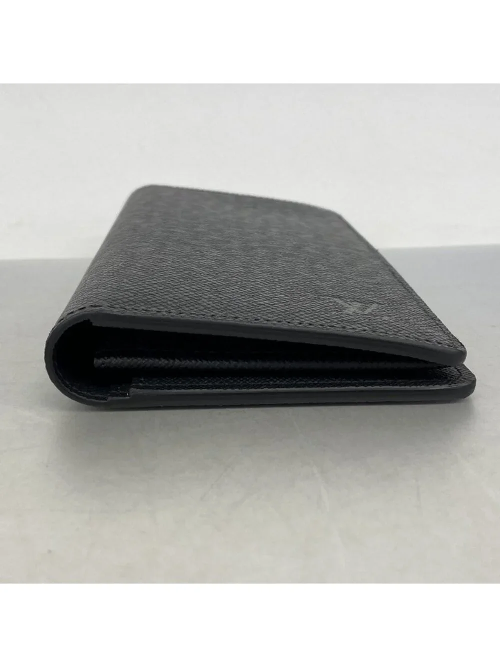 Louis Vuitton Wallet Taiga Portefeuille Brazza Noir